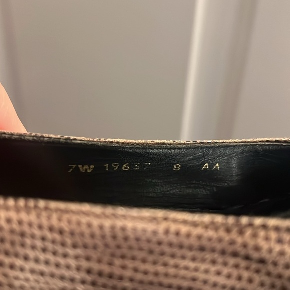 Stuart Weitzman Suede Block Toe Heel Shoes Y2K Pumps Women's 8AA - Picture 6 of 6